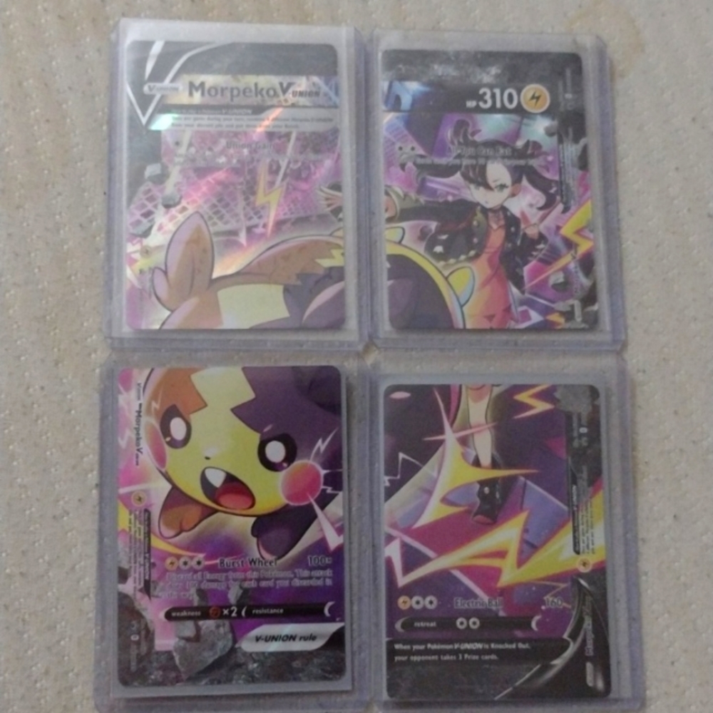 POKEMON-Morpeko V UNION 4 card set into huge card. Perfect condition.